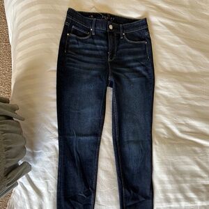 Sculpt Blue Jeans White House Black Market Sz 2L NWT